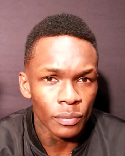 Israel Adesanya en UFC 230